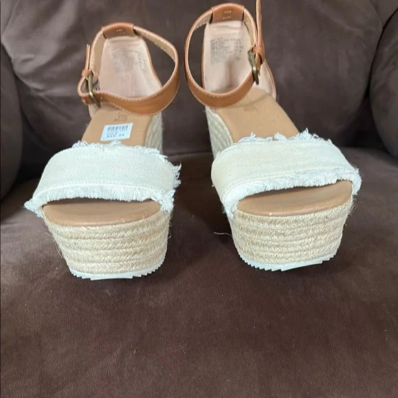 Brash Tan and Cream Wedge Sandals - Picture 3 of 4